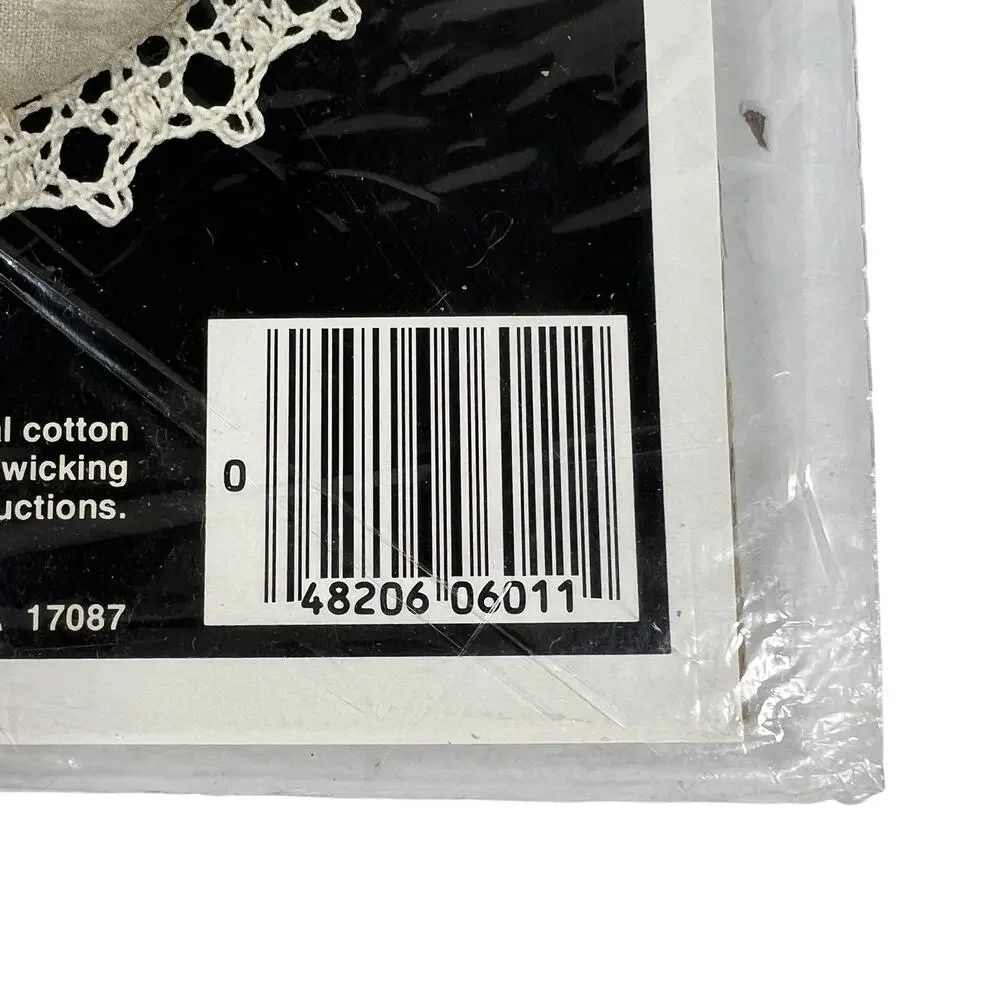 NEEDLEMAGIC Twilling Queen of Hearts Candlewicking Embroidery Kit 6011 USA
